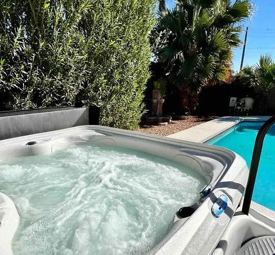 Desert Oasis- *pool And Hot Tub* * Phoenix